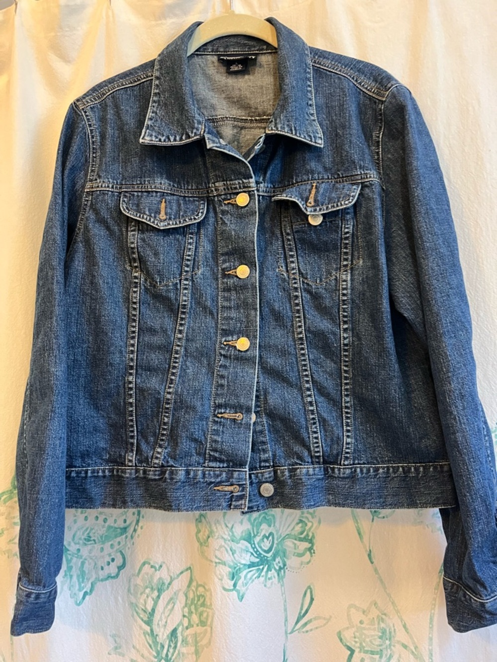 💙 **Lands’ End Dark Wash Denim Trucker Jacket – Classic, Timeless Layer** 💙